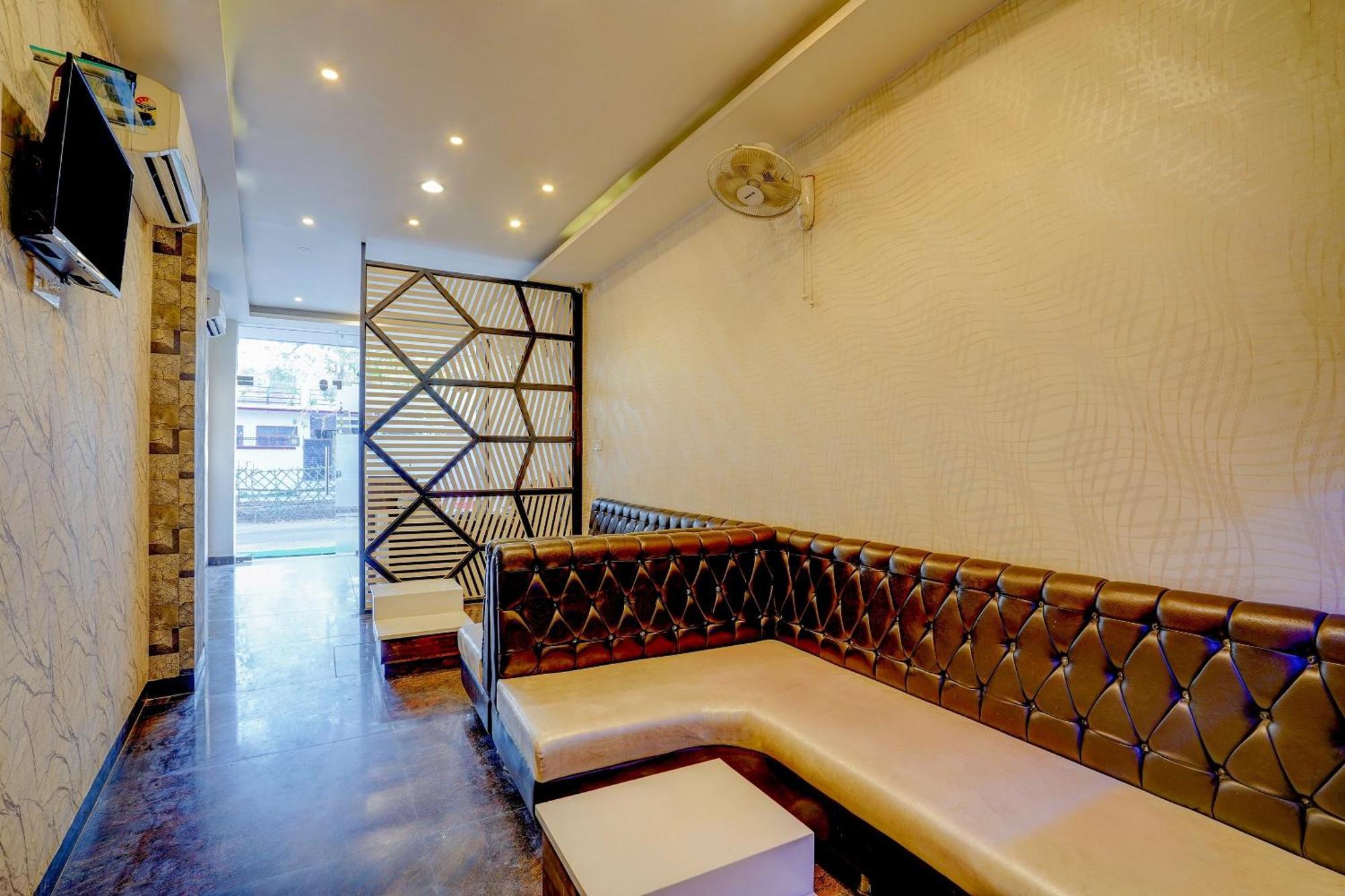 Super Hotel O Traveller Inn Lucknow Zewnętrze zdjęcie